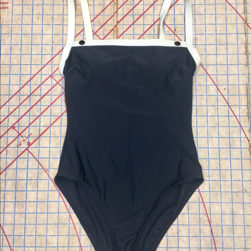 La Blanca black malliot swimsuit size 8 - Picture 3 of 8